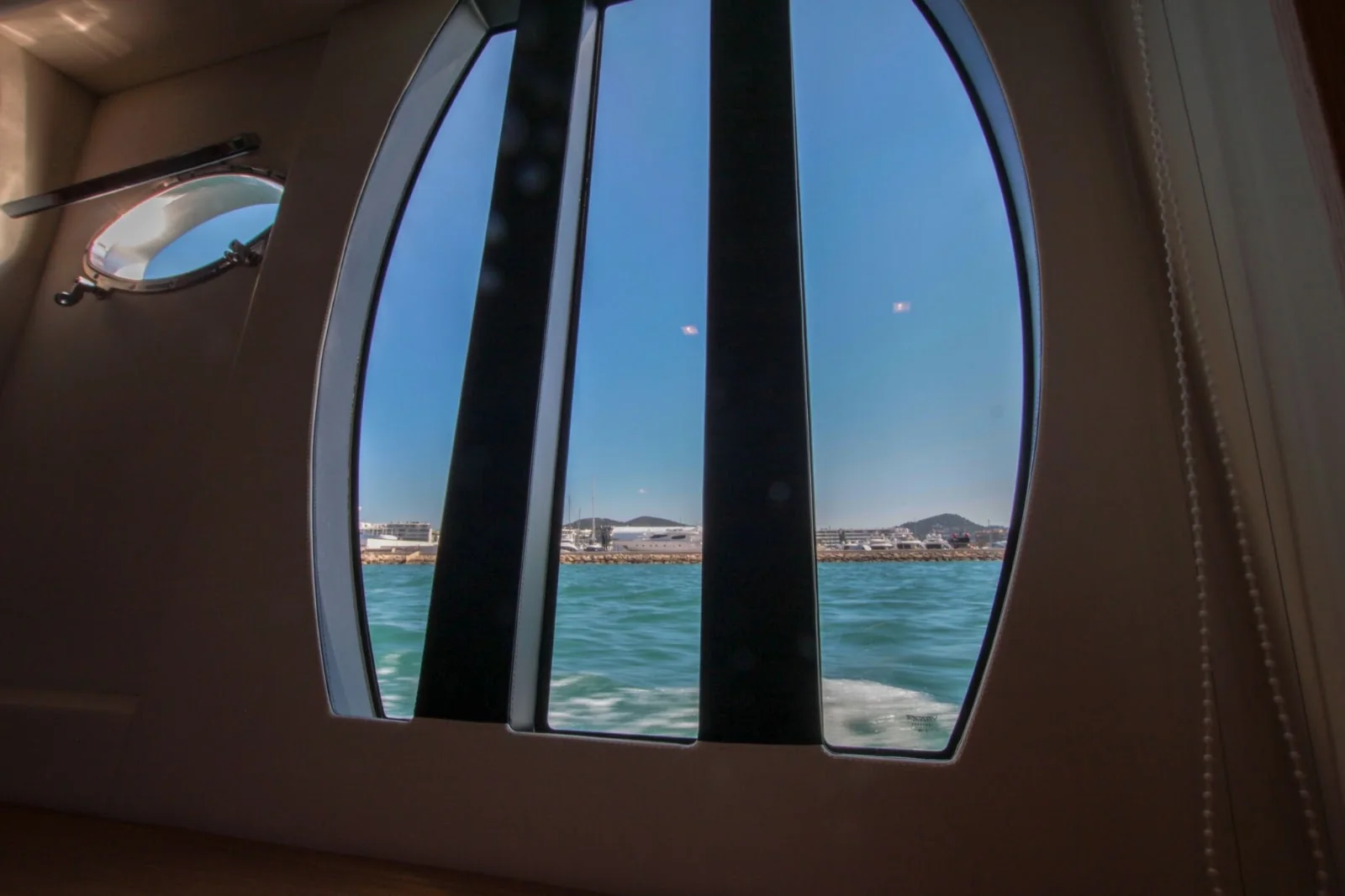 Candiman Pershing 64 — gallery view