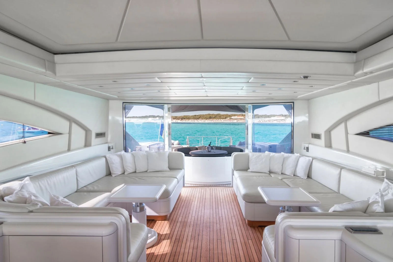 Mangusta Four Friends — gallery view