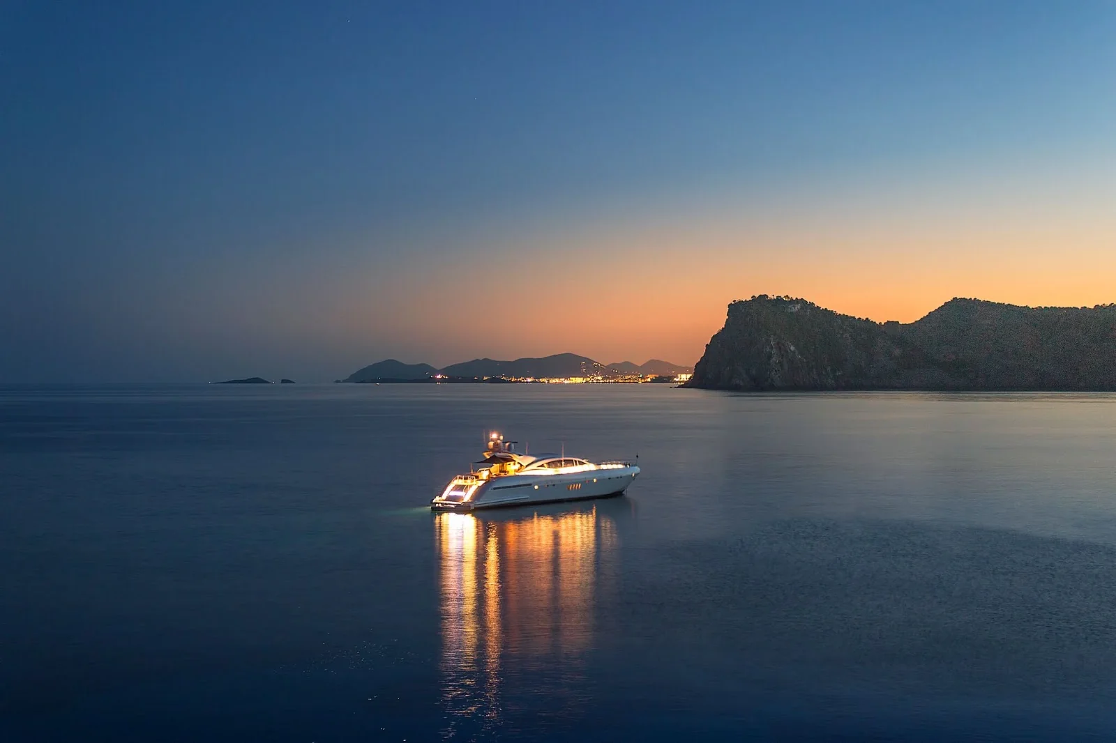 Mangusta Four Friends — featured view